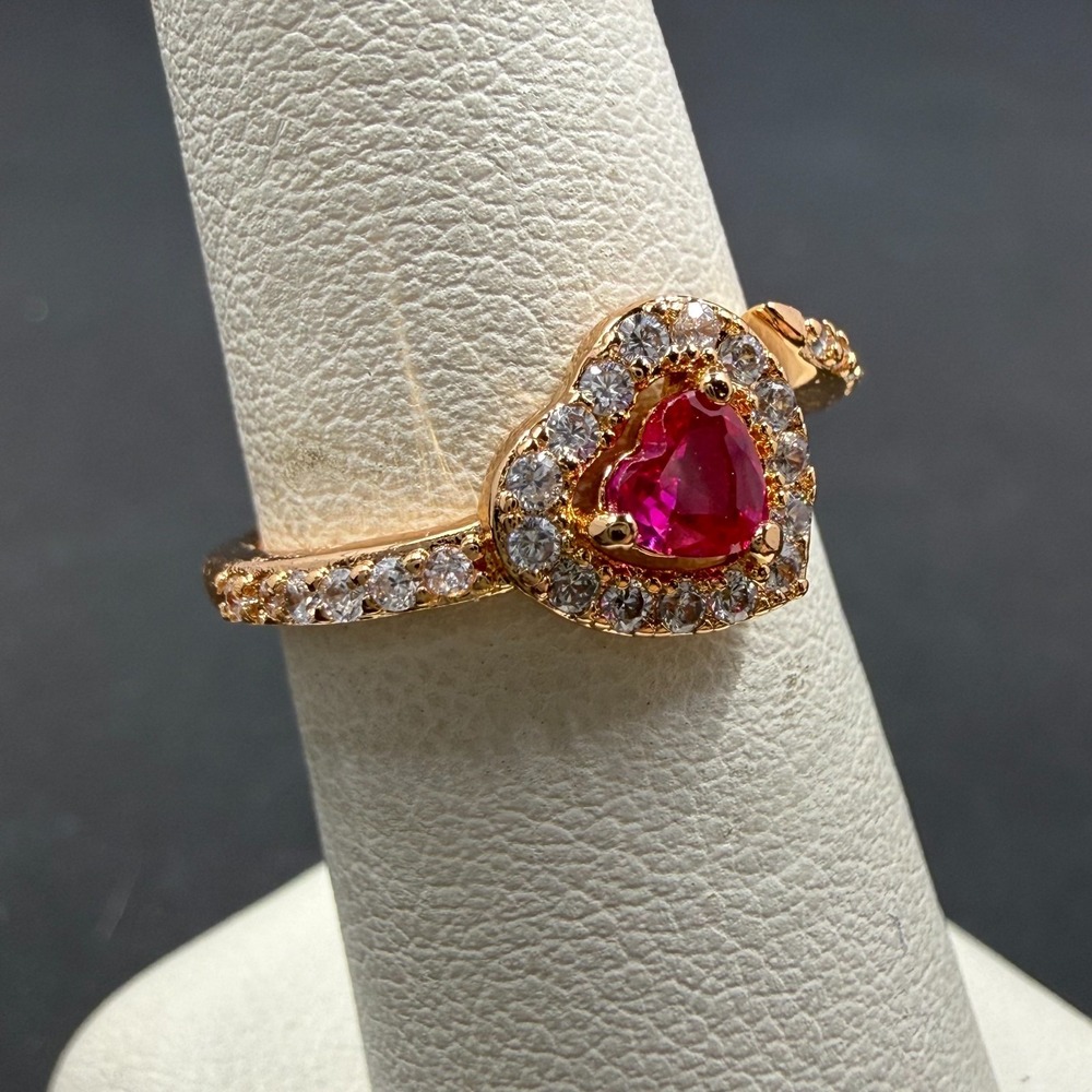 Bomb Party Shimmering Heart Size 6 Ring Lab Ruby RBP6223‎ Rose Gold Plating